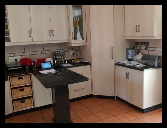 2 BEDROOM CLUSTER FOR SALE IN BIRCHLEIGH